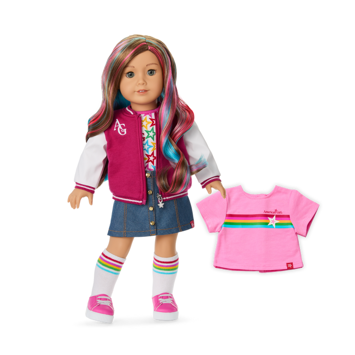 Truly Me™ 18-inch Doll #101 with wavy caramel hair Q8