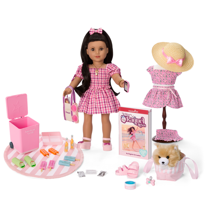 Raquel Reyes™ Gift Set (Girl of the Year™ 2026) Q9