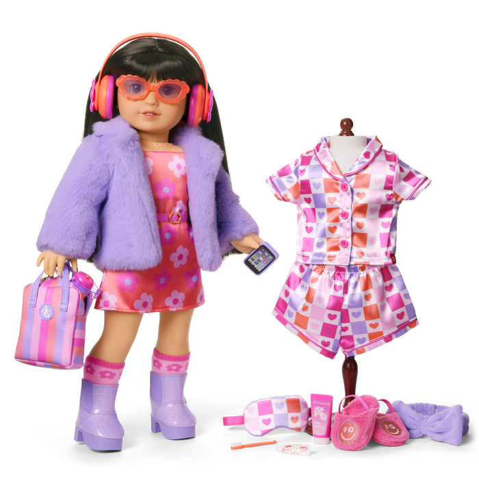 Truly Me™ #130 Doll & Day of Fun All-in-One Set Q0