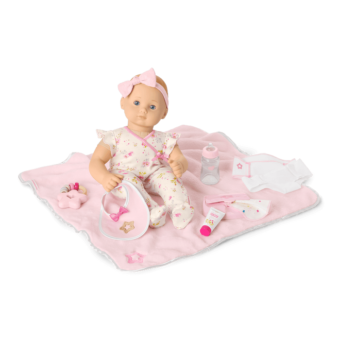 Bitty Baby® Doll #3 with blonde hair Care & Play Set Q0