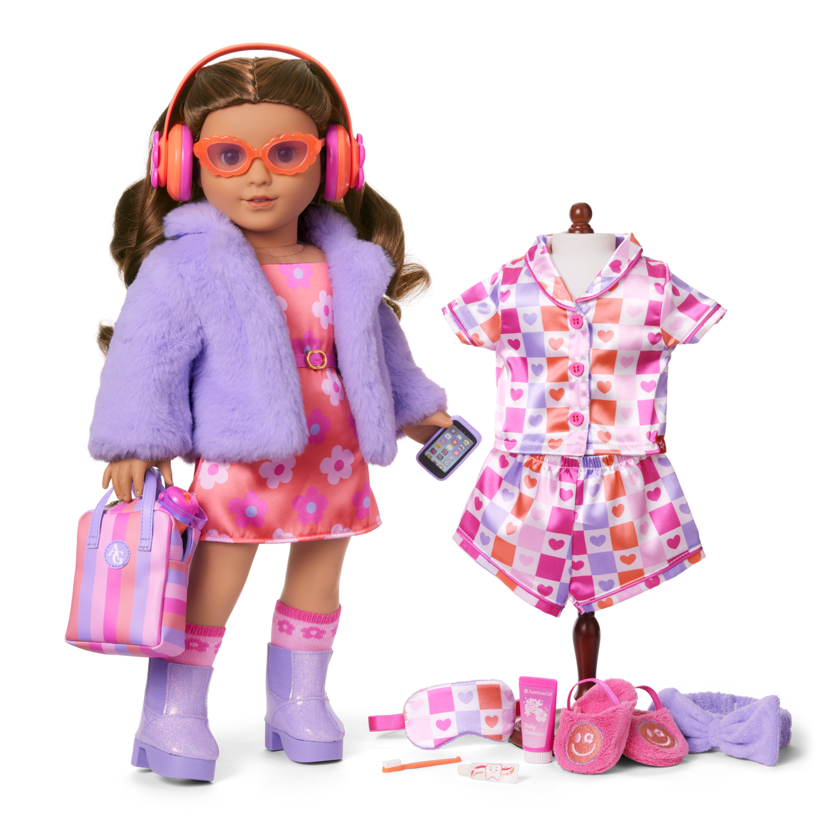 Truly Me™ #117 Doll & Day of Fun All-in-One Set M7