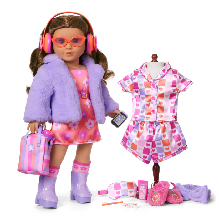 Truly Me™ #117 Doll & Day of Fun All-in-One Set M7